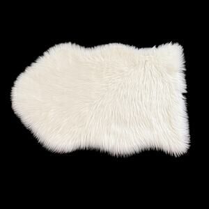 IKEA GULLVIVA White Faux Fur Sheepskin 1' 10" x 2' 9" Rug  305.194.06